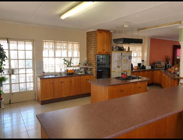 5 BEDROOM FREEHOLD FOR SALE IN CASHAN